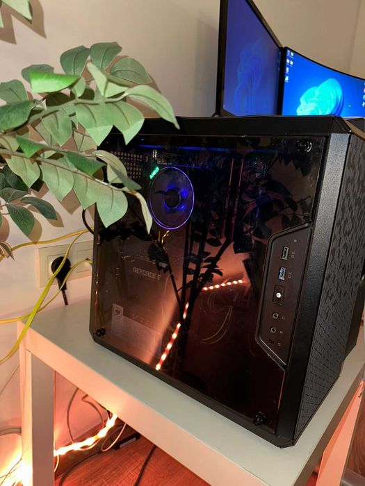 Геймърски компютър + монитор – Ryzen 5 5600X (нов) + AOC 144Hz монитор