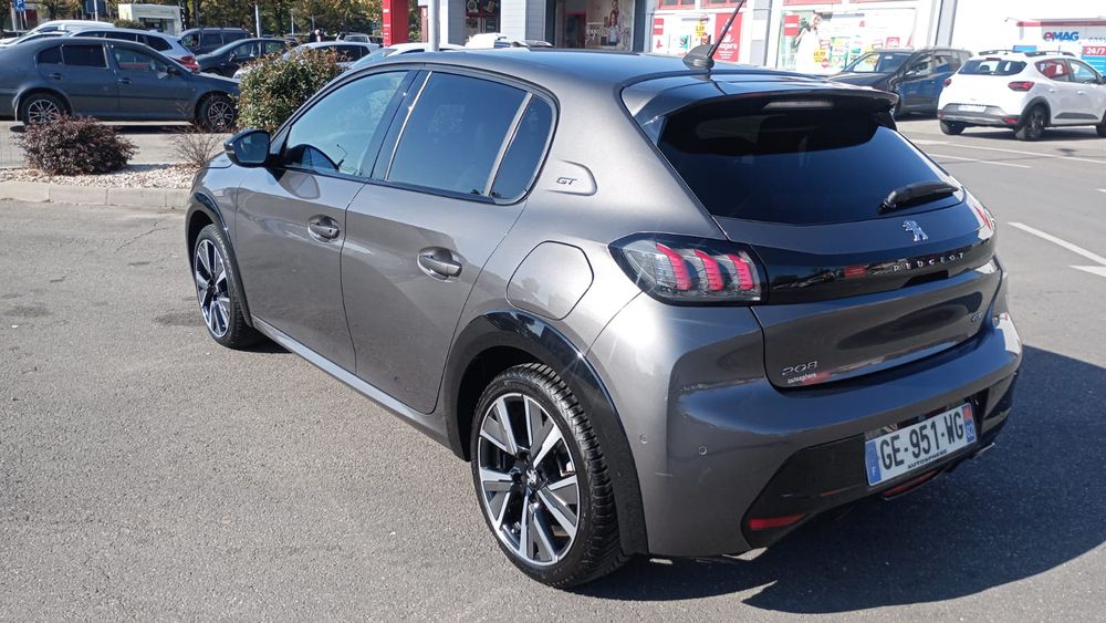Peugeot 208 GT LINE/ 2022/ 1.5 BlueHdi/ Virtual 3D/ Navi/ Line Asisst/