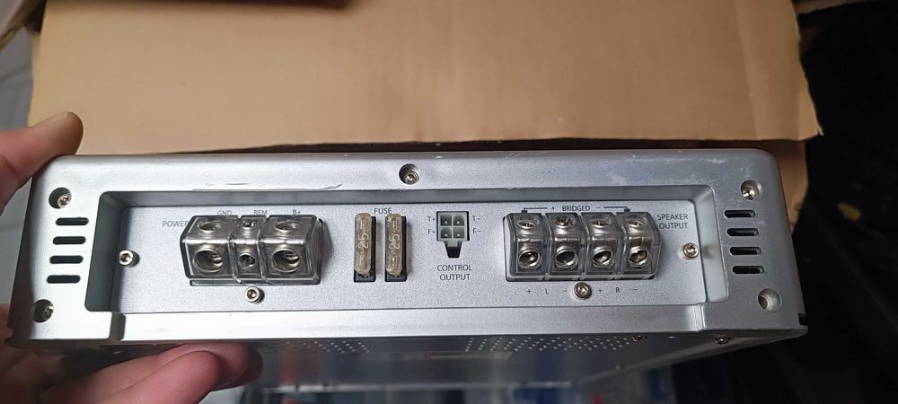 Усилвател за кола