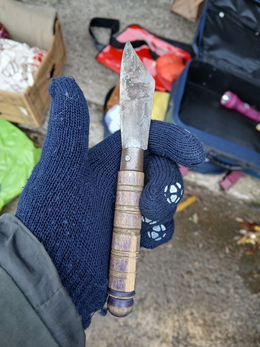 Vand doua cutite din revolutia franceza