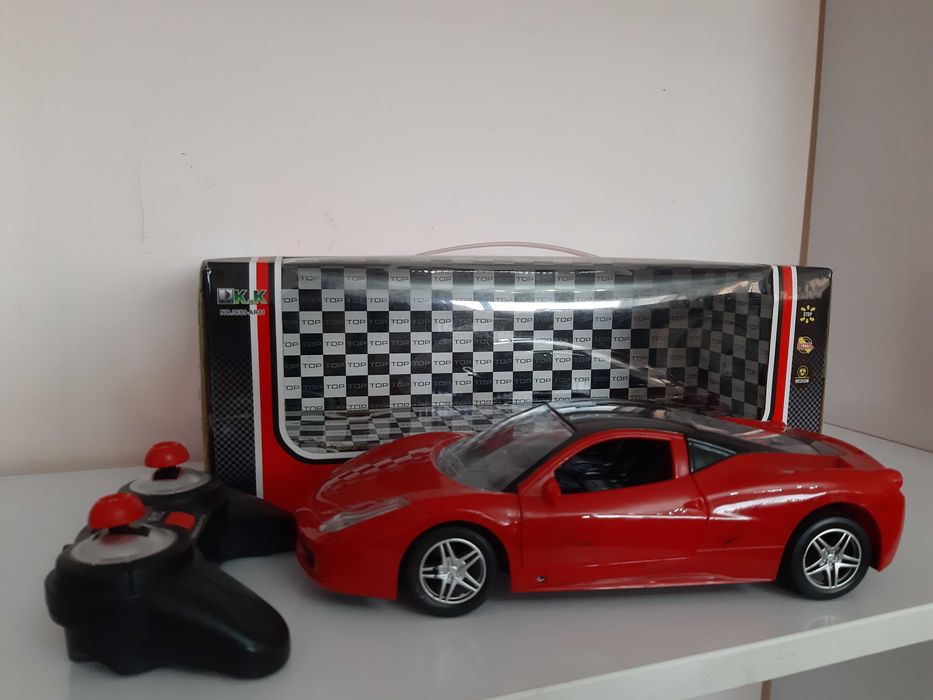 Ferrari - модель на пульту управления
