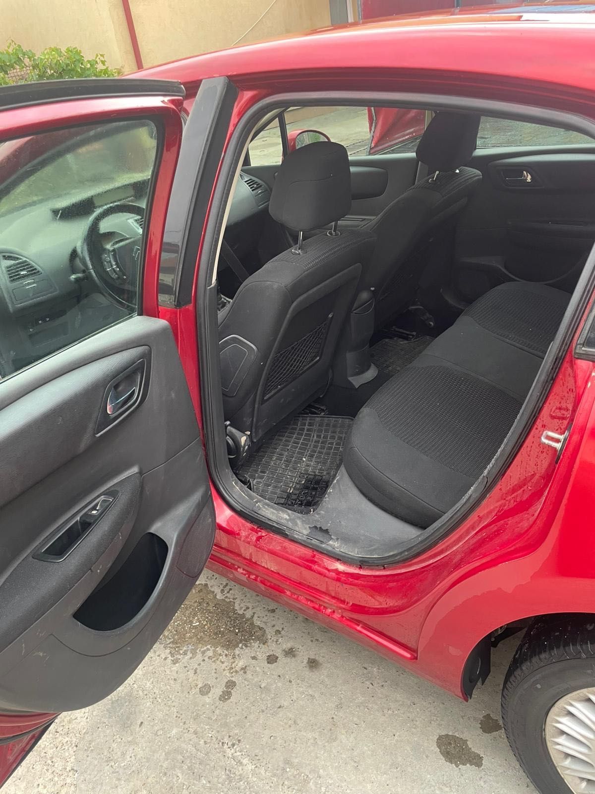Vînd citroien c4 merge bine mai multe de tălpi la nr