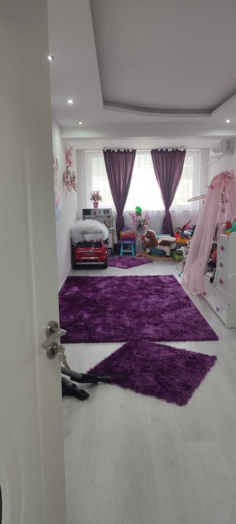 Продава се Тристаен апартамент в Асеновград - 135 кв.м за 1112 €/кв.м - Снимка #1