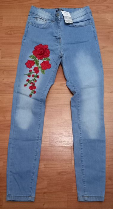 Pantaloni Jeans noi