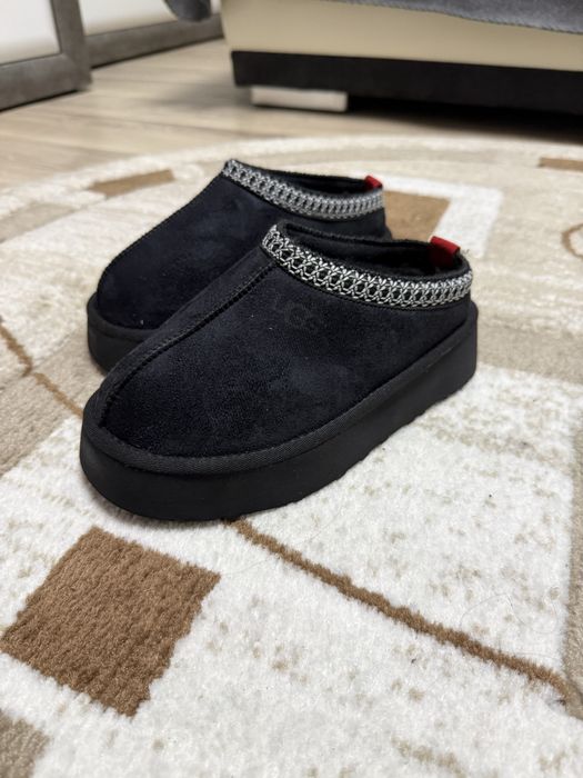 De vanzare papuci UGG