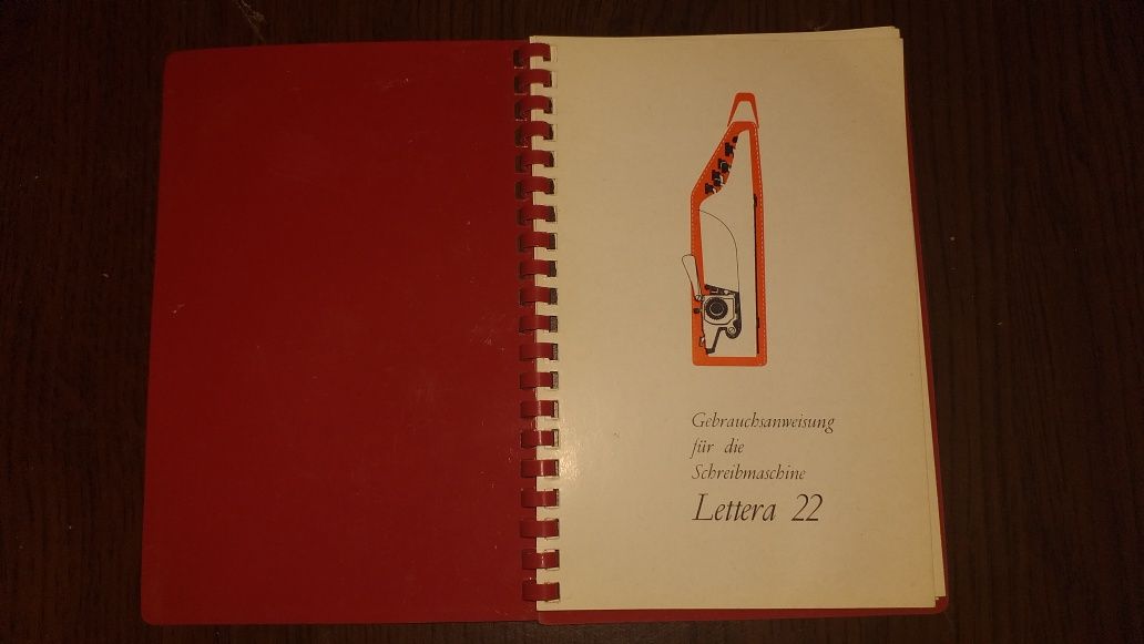 Masina de scris olivetti letter 22