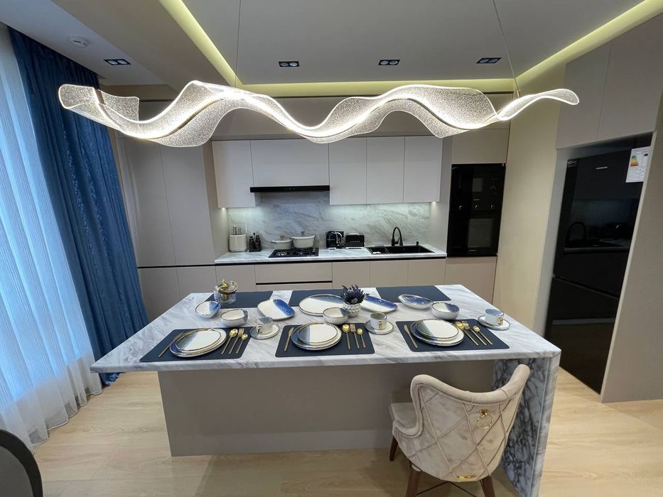 Продаётся новая квартира в центре Себзора  полностью с мебелью и техни