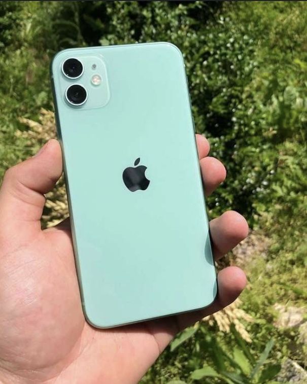 Продам IPhone 11 64G 80% Green в идеальном состянии все работает все