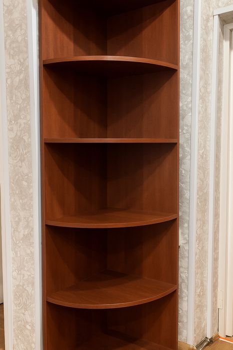 Продам прихожую с угловом шкафом