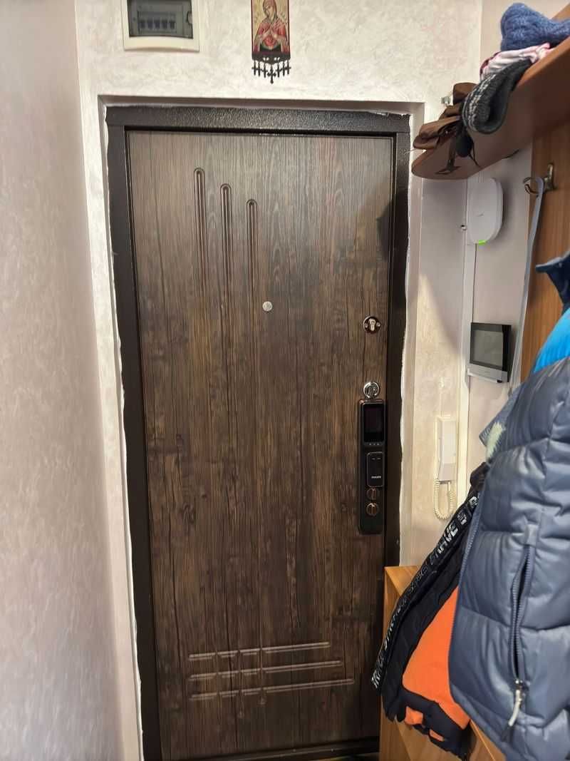 Продам 3-комнатнкю  квартиру в Орбита 2