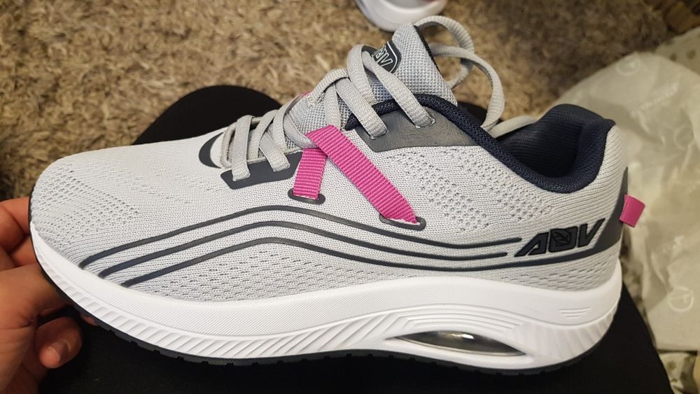 Vand adidași dama si bărbat