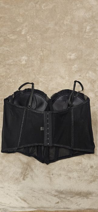 Корсет  с  камъни