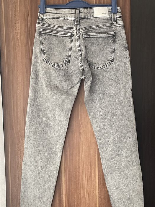 Blugi fete Bershka m. 34