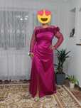 Vand rochie. Marimea 48.