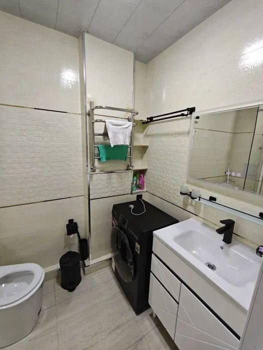 Yunusobod shaxriston metro yonida
