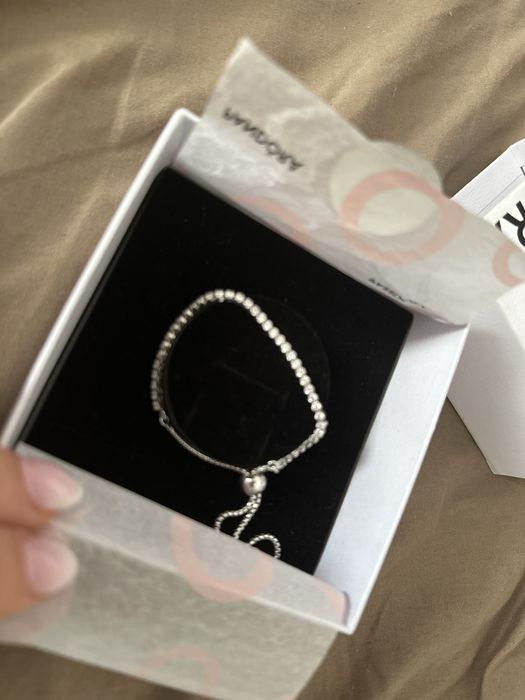 Vand bratara Pandora noua