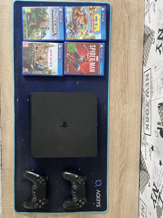 Ps4 slim 1TB 2 manete 4 jocuri