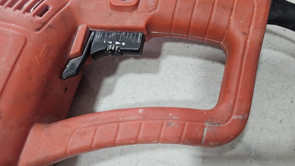 Перфоратор електрически Black & Decker KD650 /600W/