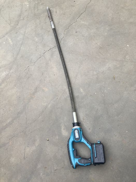 Vibrator  beton Makita 18 V