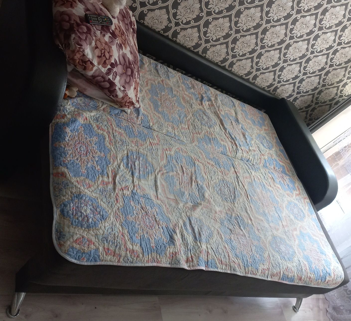 Продам диван в городе костанай