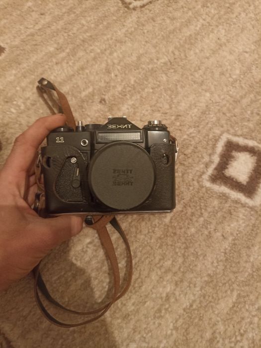 Продам легендарный фотоаппарат Зенит 11.