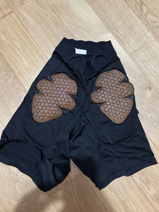 Протекторни шорти за сноуборд/колело Red (burton)