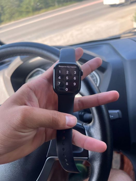 apple watch 10,42 mm,ёмкость 100,царапин нет