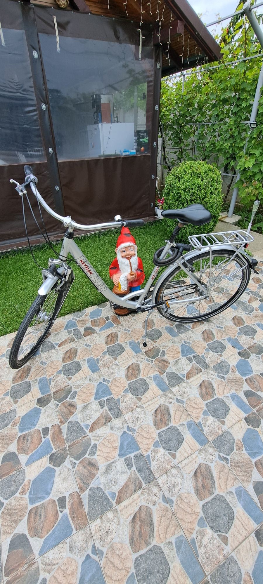 Vând Bicicletă marcă renumită KETTLER, Cuplă ALKO și Butelie Petrom.