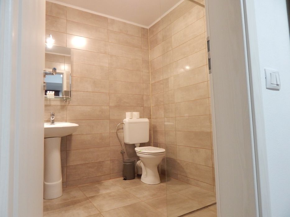 Închiriez camere cu regim hotelier