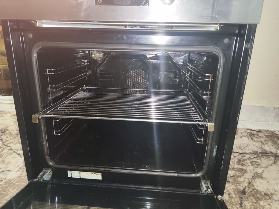 Продавам готварска печка Беко