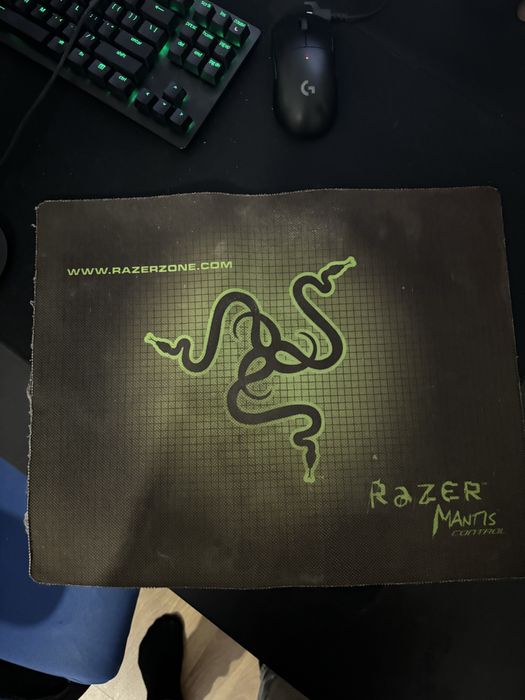 Vand 2 mousepad-uri razer