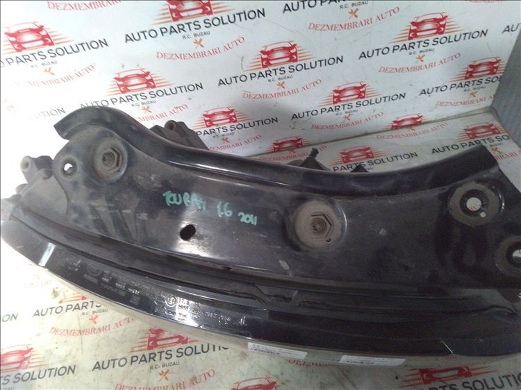 suport far dreapta 1.6 tdi wolkswagen touran an fabr. 2011