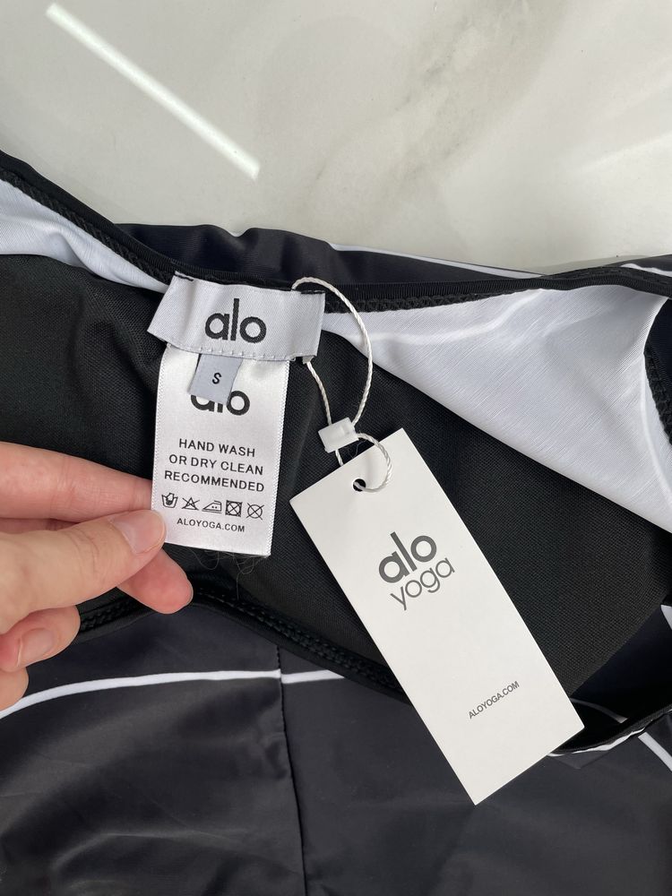 Compleu Alo Yoga