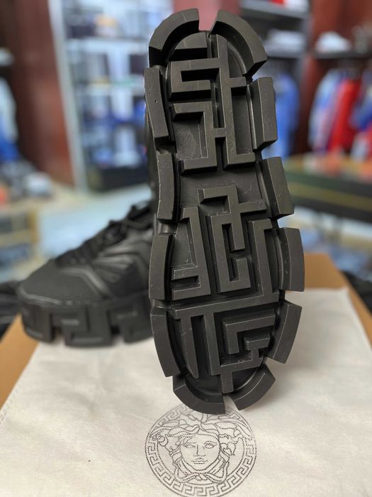 *REDUCERE* Adidasi-sneakers high-ghete Versace "Greca Labyrinth"