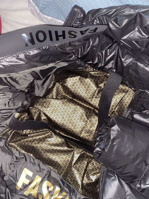 Продам куртку под монклер