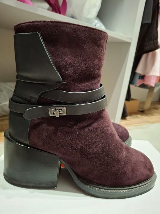 Продам обувь 2 пары