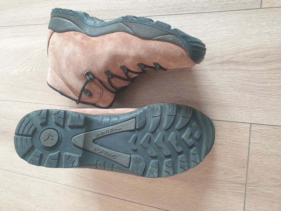 Ghete pentru munte maro