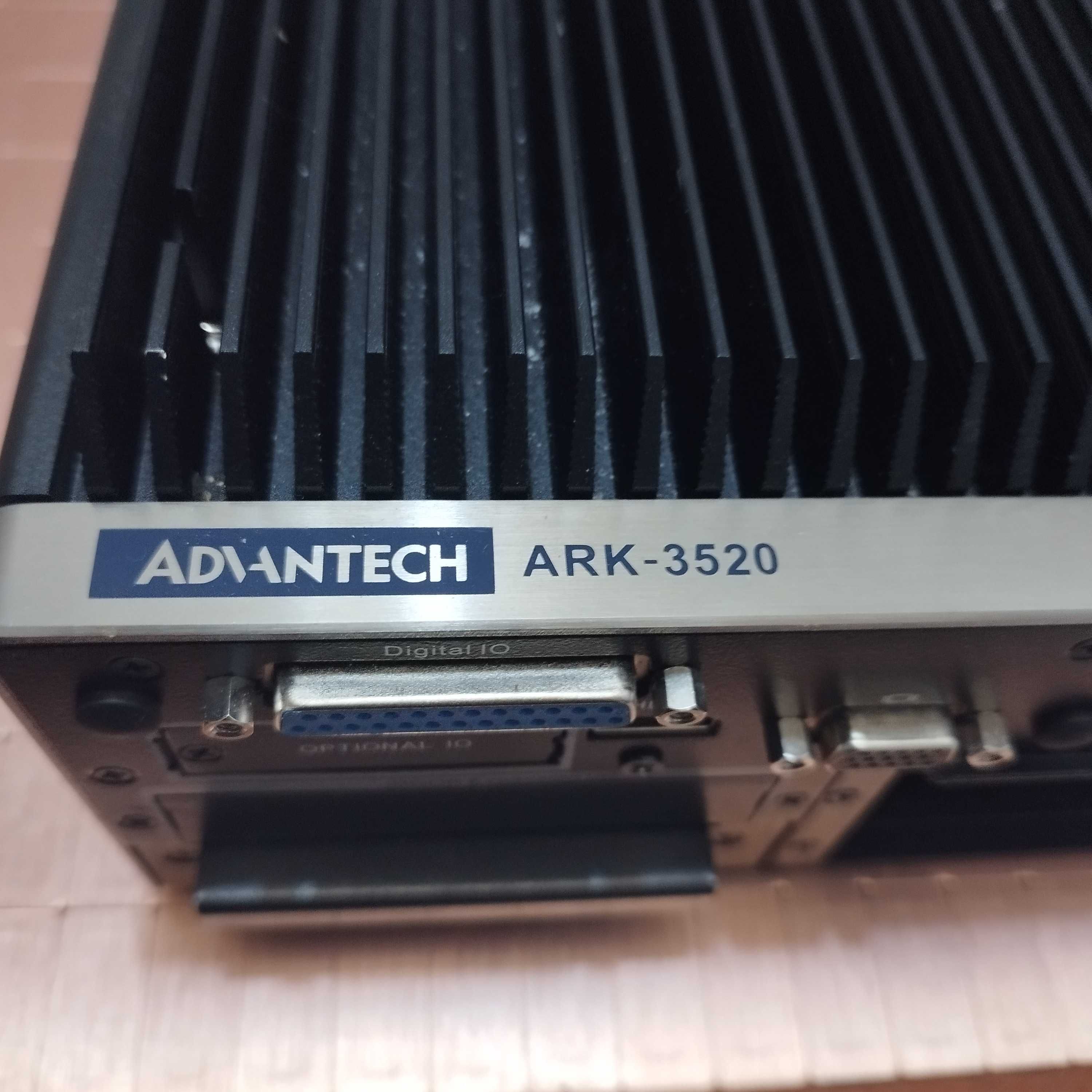 Calculator industrial Advantech ARK-3520