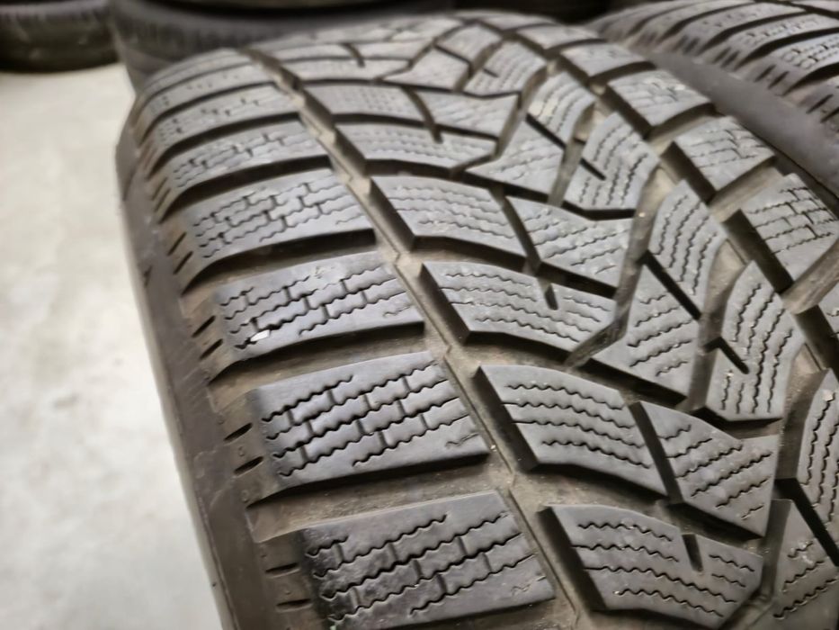 2 anvelope iarna Dunlop 225 55 17 stare foarte buna