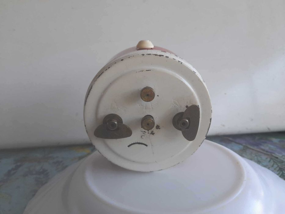 Ceas desteptator de masa/semineu - mecanic , HESTERDAY .Anglia