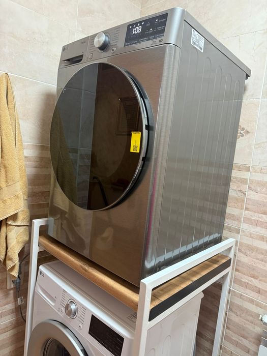 Продам стиральную машину сушилка не дорого LG 4 года в использовании