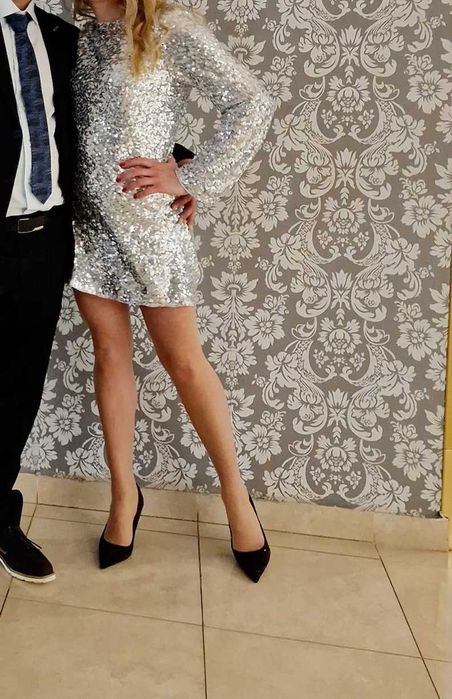 S Дамска рокля с пайети в сребристо