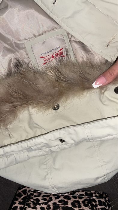 Прекрасно топло яке с гъши пух на Rifle с качулка с естествен косъм