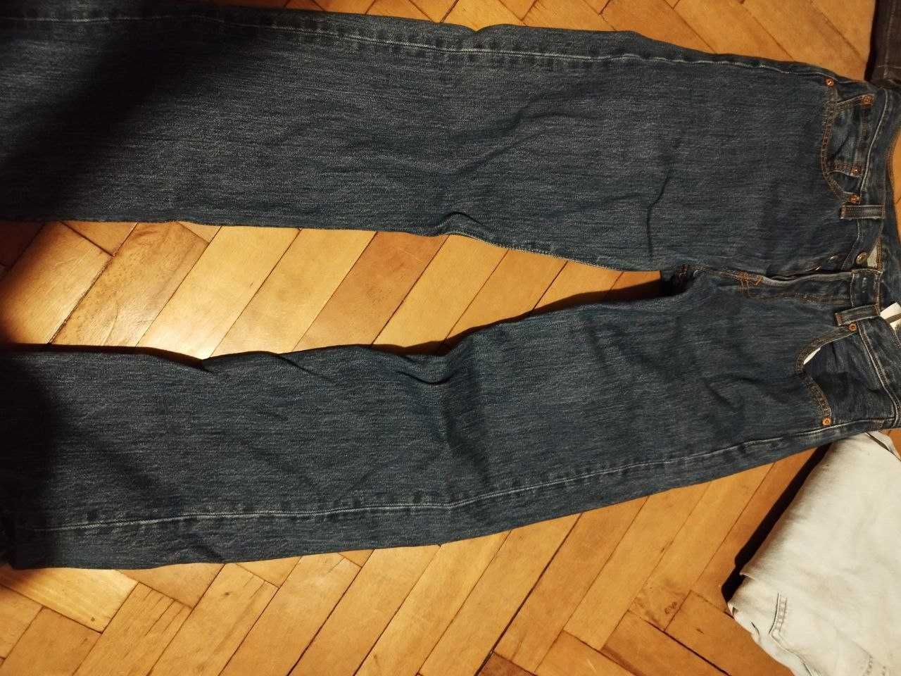 Продавам няколко чифта дънки Levi's и 1 чифт HM