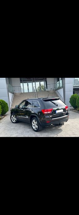 Vând Jeep  Grand cherokee  overland