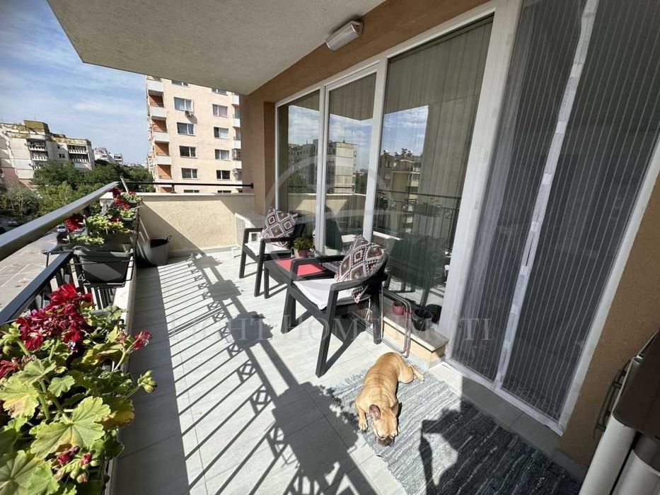 Продава се Тристаен апартамент в Пловдив, Кючук Париж - 130 кв.м за 1612 €/кв.м - Снимка #12