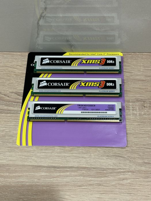 Комплект оперативной памяти DDR3 Corsair xms3 3Gb (3x1 Gb)