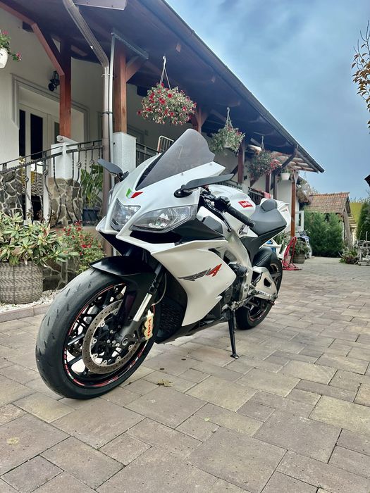 Aprilia RSV4 2010