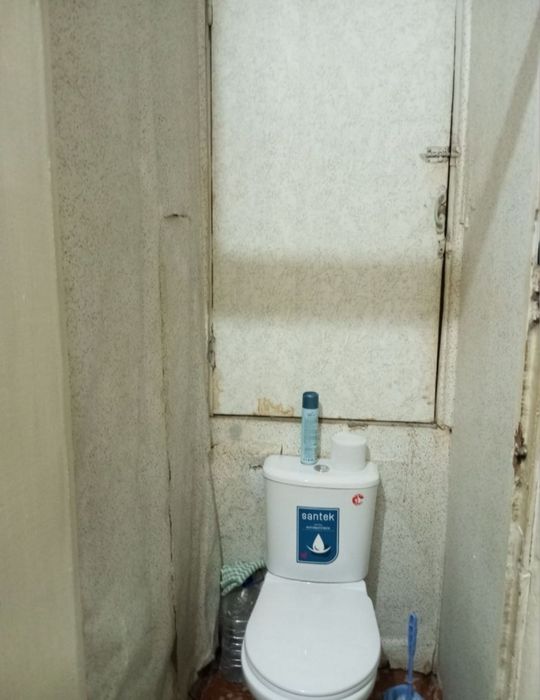 Продаётся 2х комнатная 2/2/4 Массив Феруза