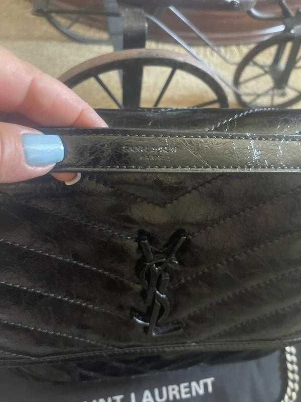 Geanta Saint Laurent Niki Chain Medium, Noir Vernis, 26 cm